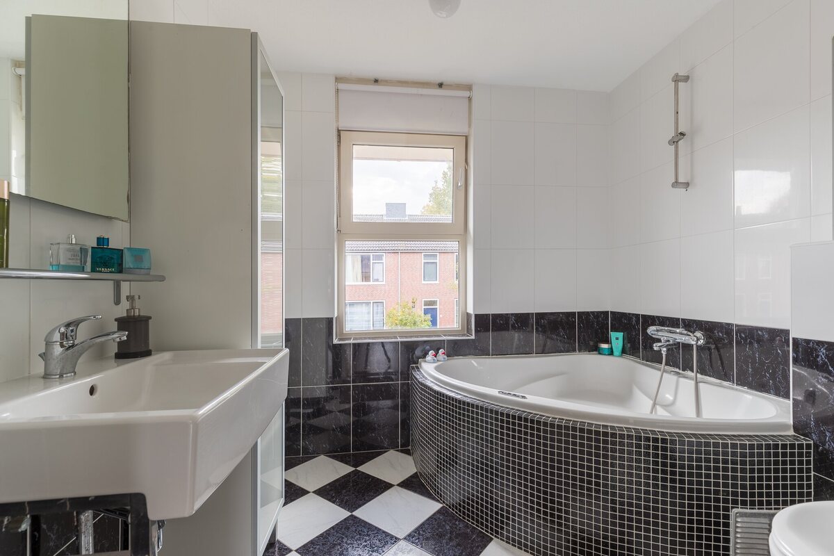 Basaltstraat 27, 9743 TP Groningen - € 339.000 k.k. - Boekholt & partners makelaars Groningen